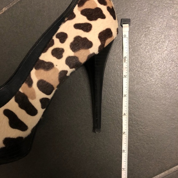 Stuart Weitzman Animal print calf hair pumps - Picture 6 of 7